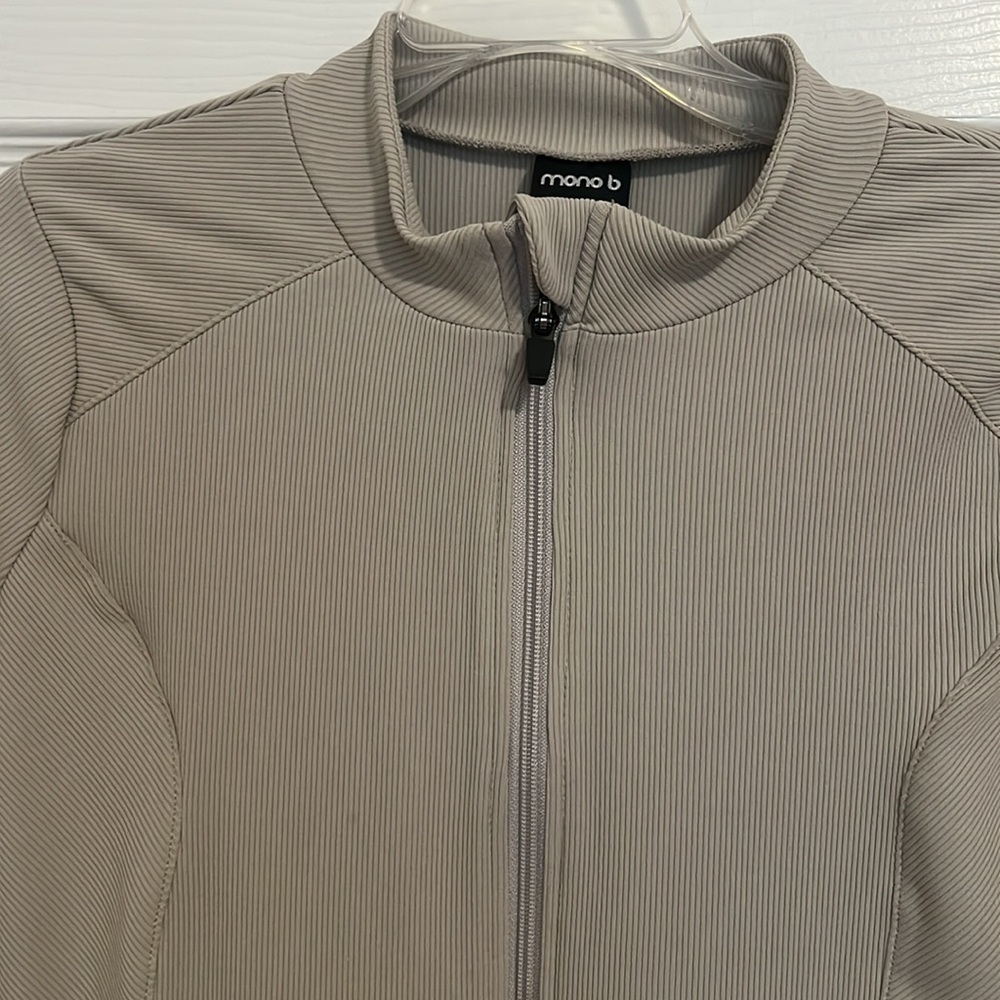 Mono b jacket - Picture 2 of 5